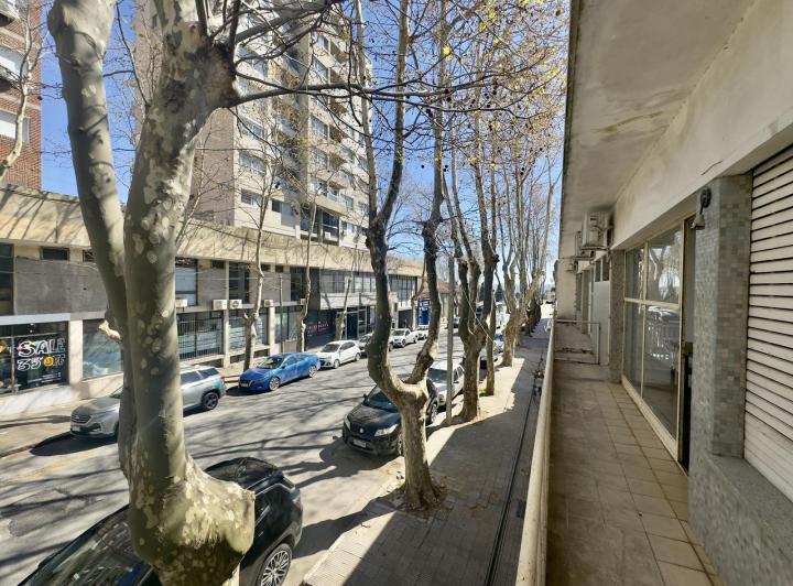 Apartamento en Alquiler de 2 dormitorios y terraza céntrico Colonia del Sacramento 2