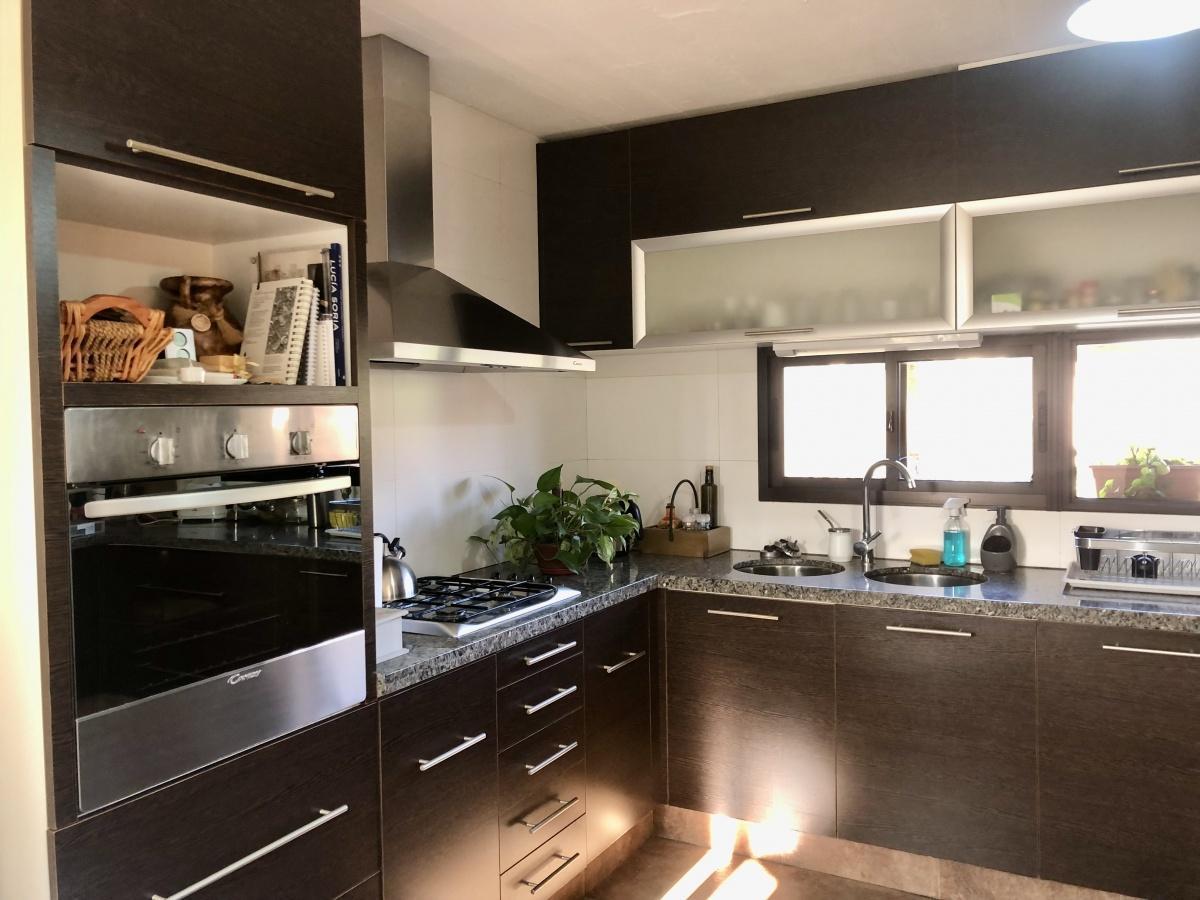 Foto de Colonia - Venta de casa de 3 dormitorios, 4 baños , barbacoa y piscina, imagen 5