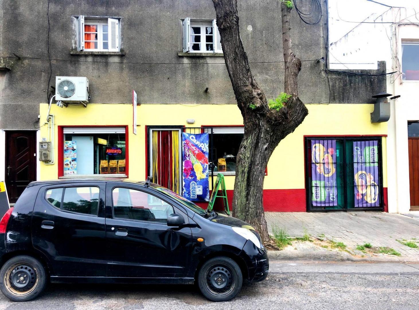 Foto de Colonia - Venta local comercial céntrico, imagen 1