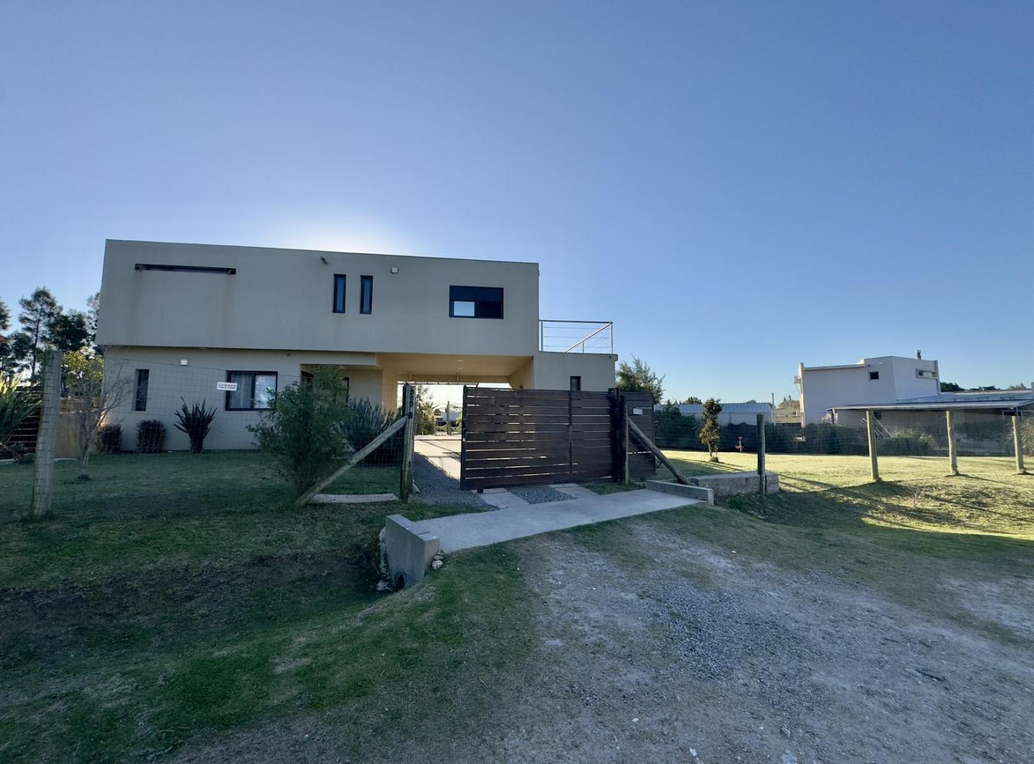 Foto de Casa en Venta de 3 dormitorios , 2 baños cochera y amplio patio en, imagen 1