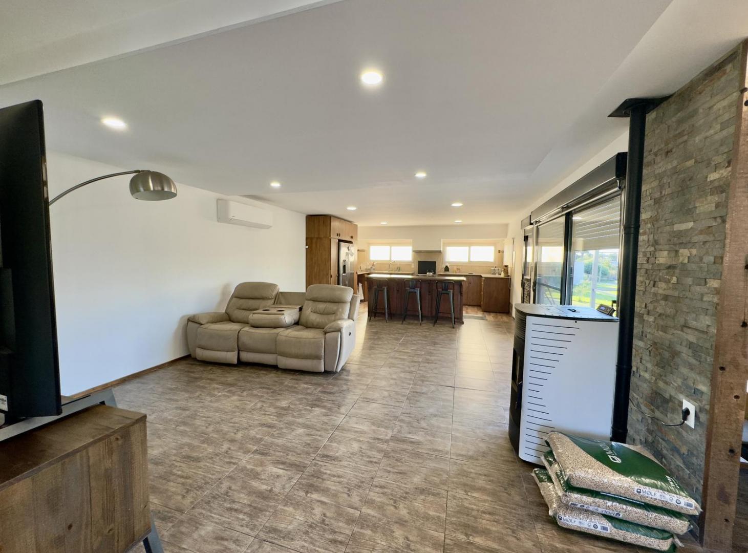 Foto de Casa en Venta de 3 dormitorios , 2 baños cochera y amplio patio en, imagen 4