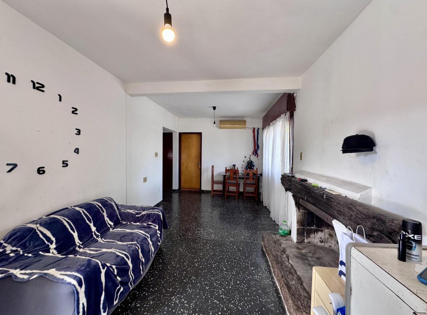 Venta de Casa con local y apartamentos en Colonia del Sacramento