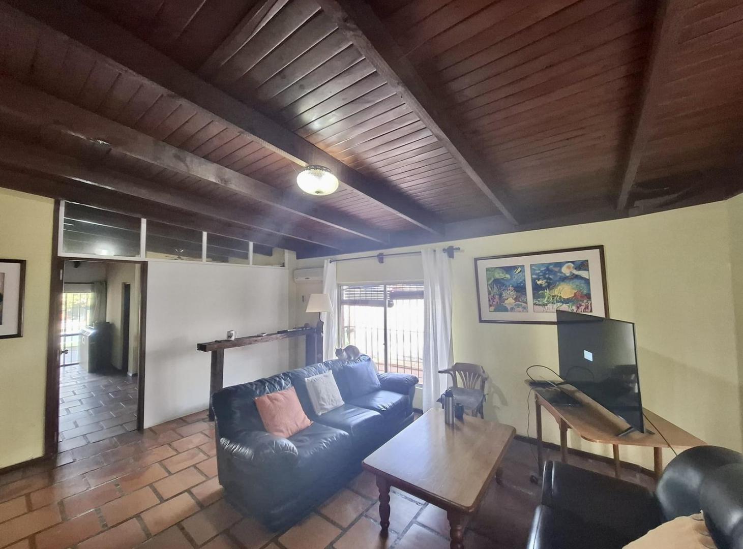 Foto de Venta de casa en Colonia del Sacramento con apartamento independiente, imagen 3