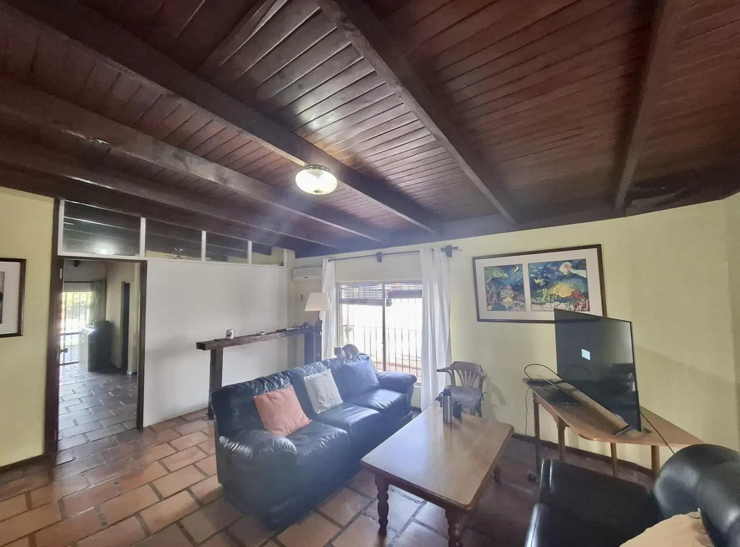 Venta de casa en Colonia del Sacramento con apartamento independiente 3