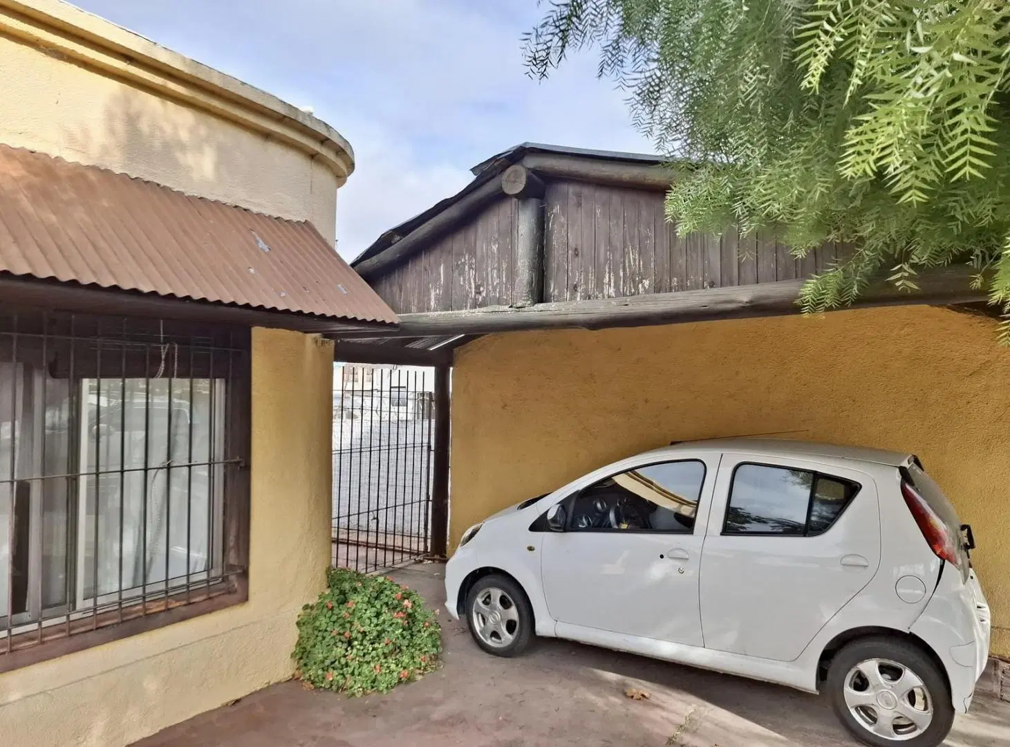 Venta de casa en Colonia del Sacramento con apartamento independiente 4