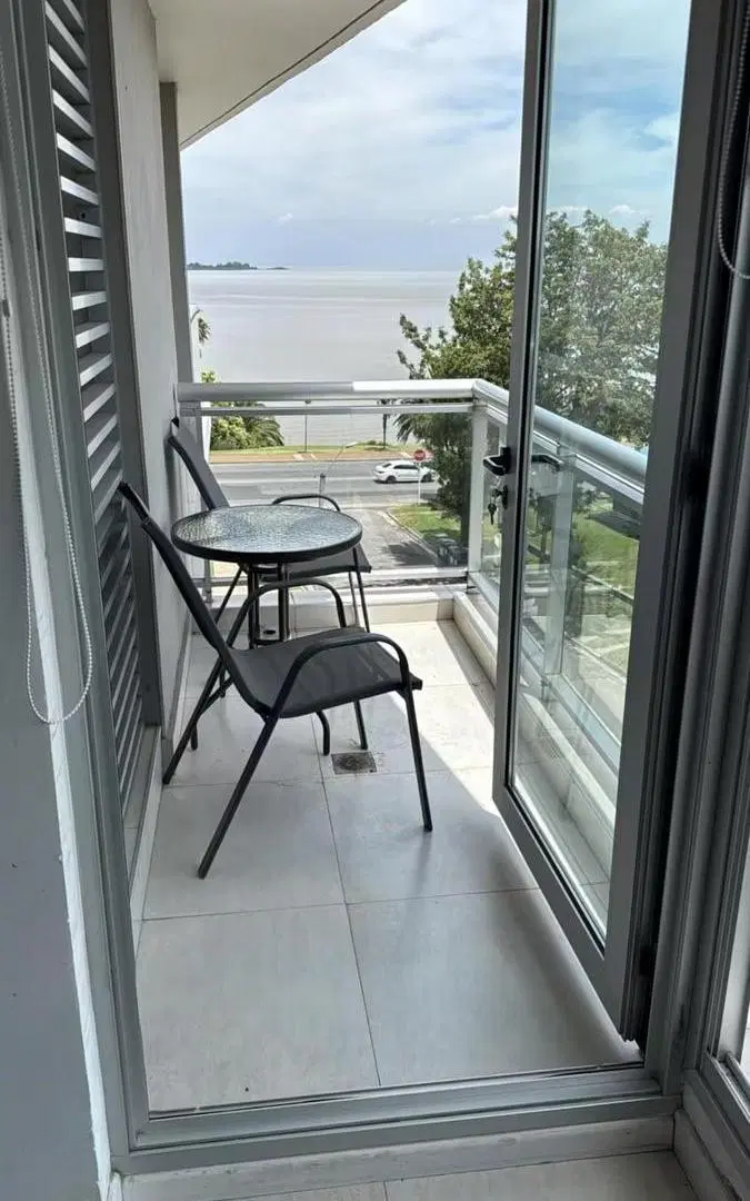Alquiler de apartamento en Colonia del Sacramento sobre la rambla 3