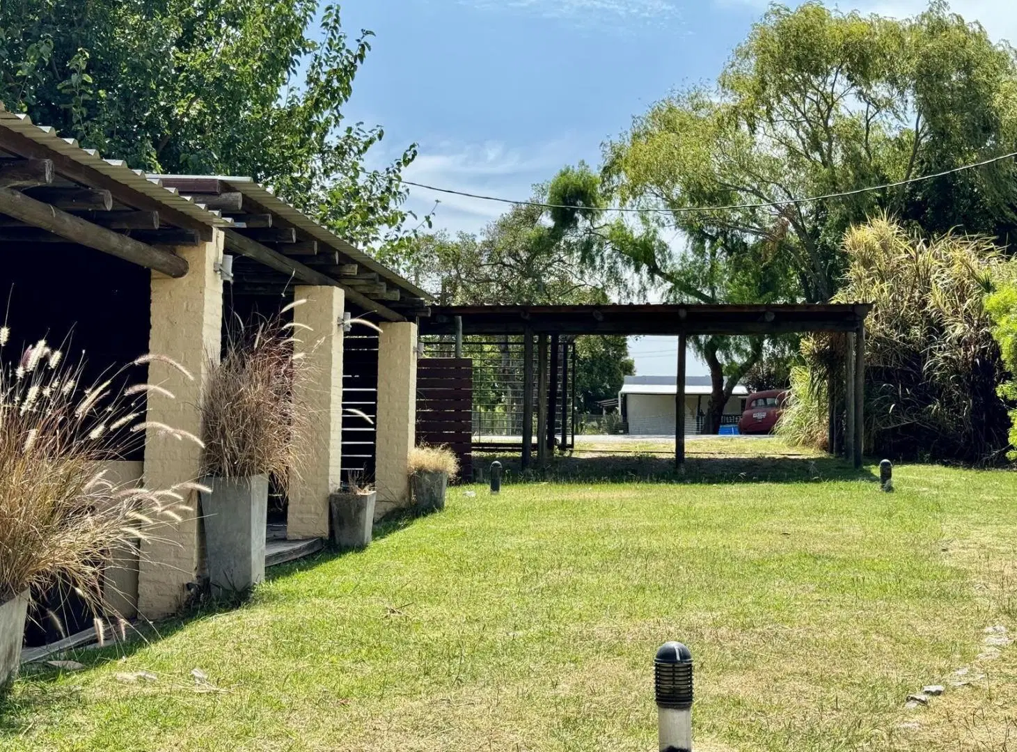 Apartamento en alquiler de 1 dormitorio semi amoblado frente a plaza de toros de Colonia 3