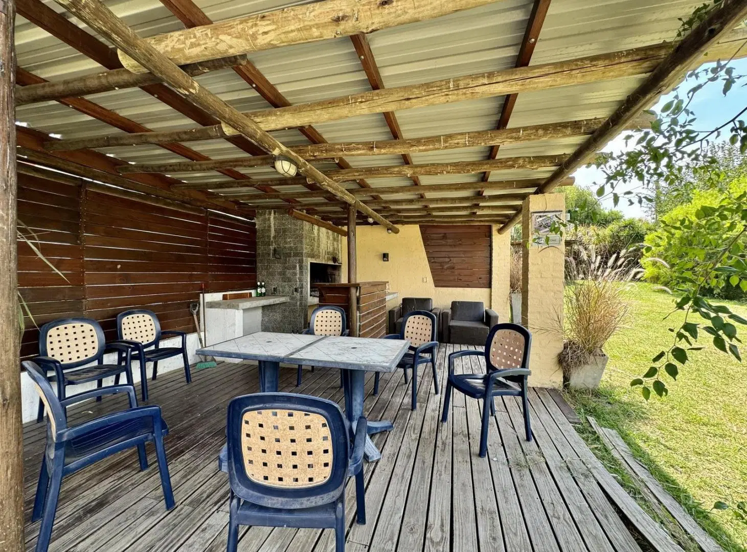 Apartamento en alquiler de 1 dormitorio semi amoblado frente a plaza de toros de Colonia 5