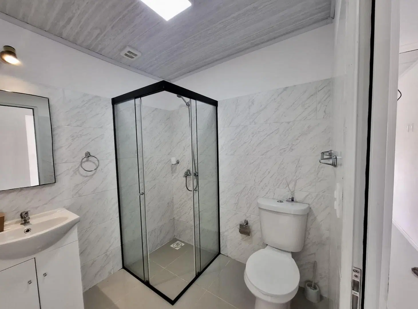 Alquiler de casa de 2 dormitorios con cochera y piscina en Colonia del Sacramento 3
