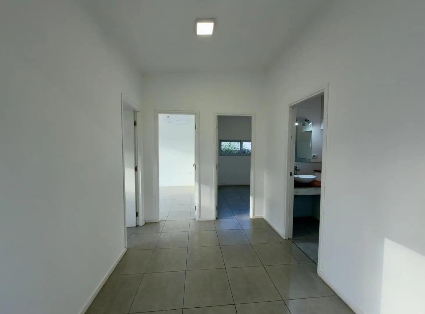 Casa en alquiler de 3 dormitorios y patio en Altos de San Carlos, Colonia 2