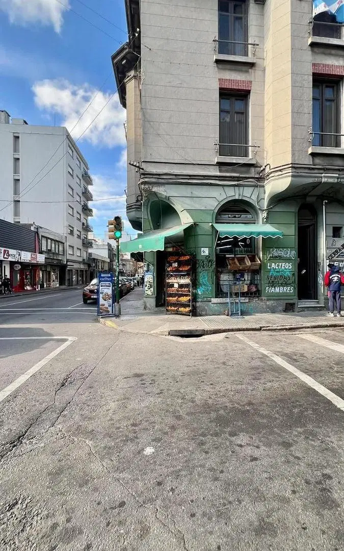 Venta de Llave de Local en Cordón, Montevideo 2
