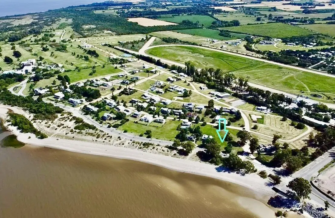 Colonia - Venta de Terreno de 1013 m2 primera linea Sector Playa Sheraton 5