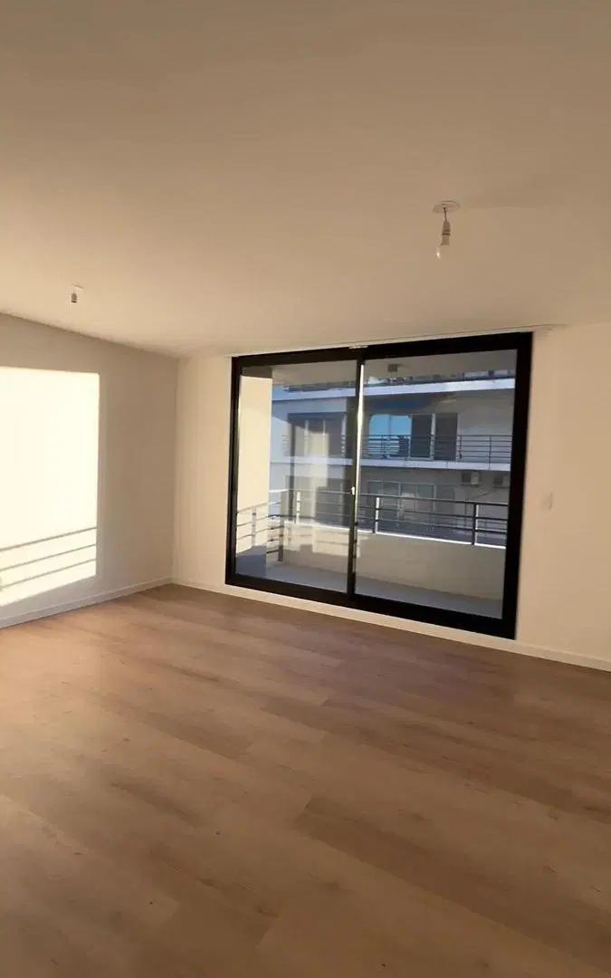 Apartamento en Alquiler a estrenar en Tres Cruces 4