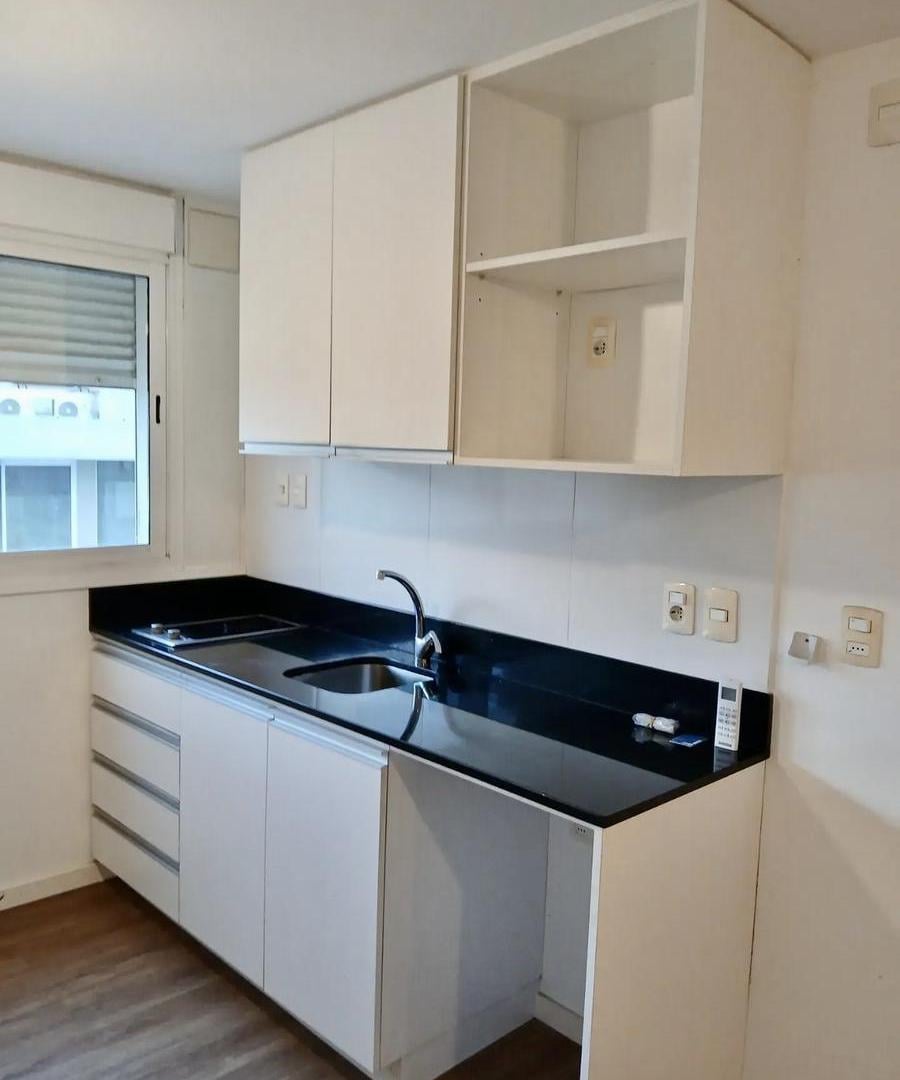Foto de Monoambiente en Alquiler en Punta Carretas, Montevideo, imagen 1