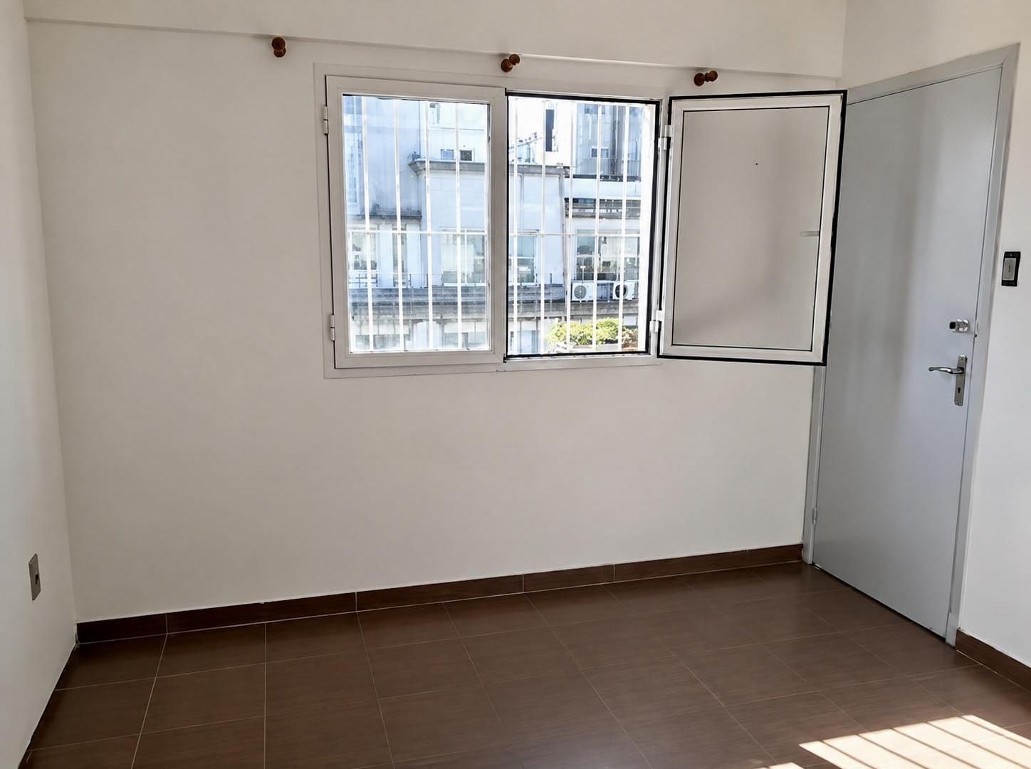 Foto de Penthouse de 1 dormitorio en Alquiler en el Centro, Montevideo, imagen 1