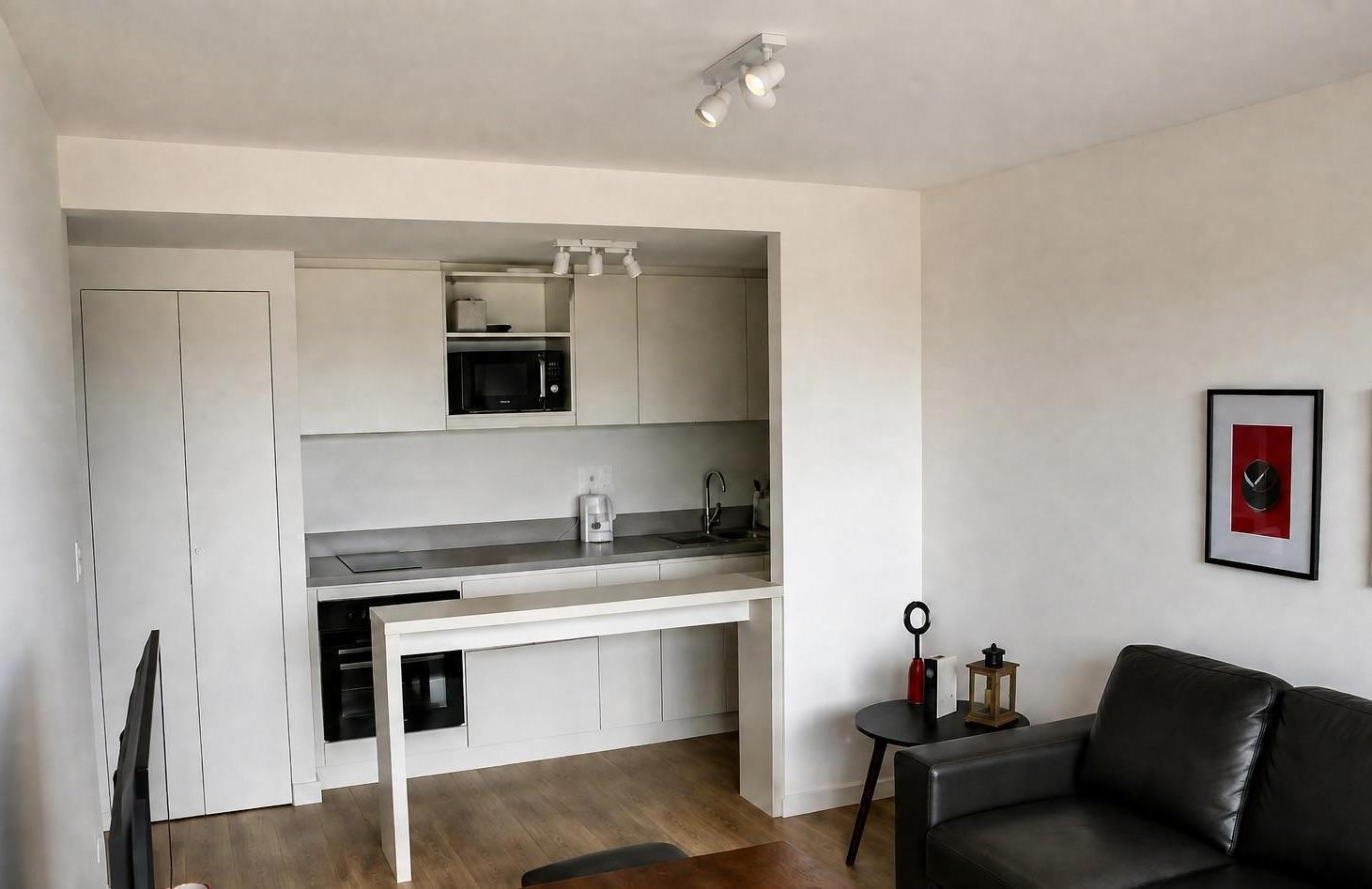 Foto de Alquiler de Apartamento Amoblado de 2 dormitorios en Malvín, Montevideo, imagen 2