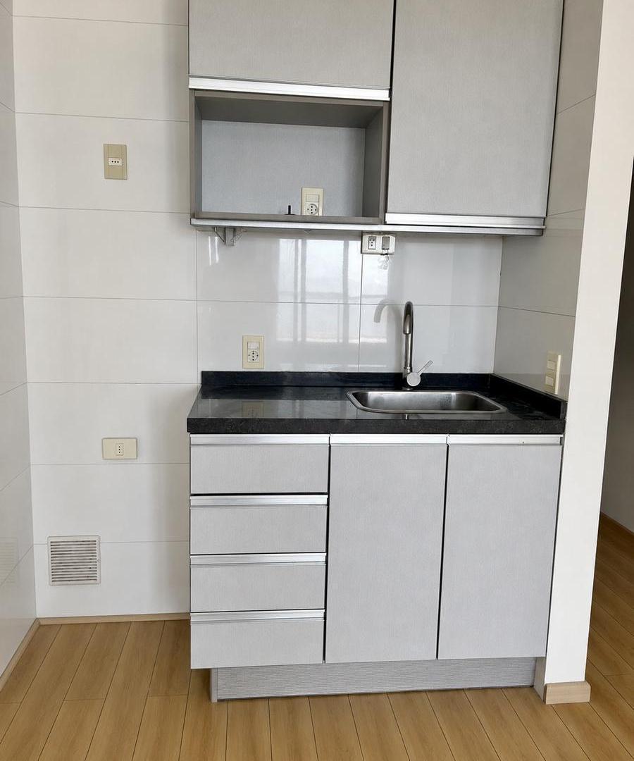 Foto de Alquiler de Monoambiente con balcón y vista al río en Malvín, Montevideo, imagen 5