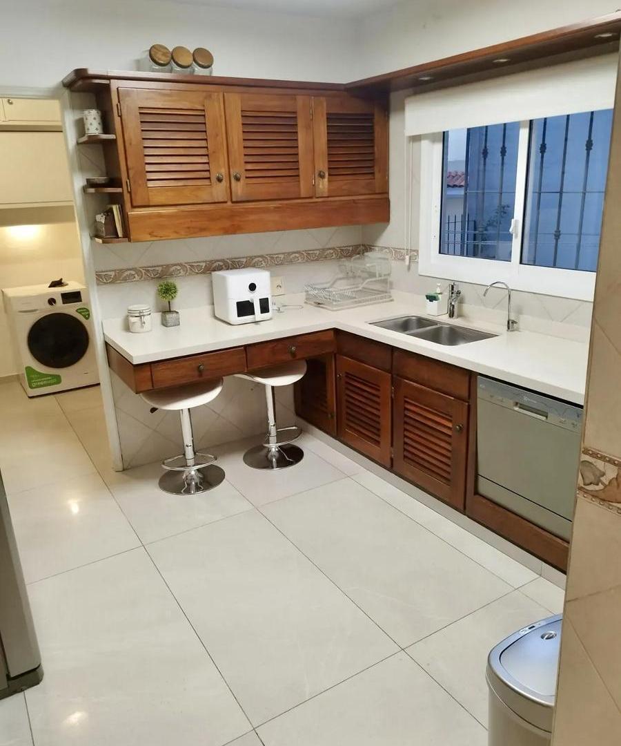 Foto de Alquiler de Apartamento de 3 dormitorios Amoblado en Pocitos, Montevideo, imagen 2
