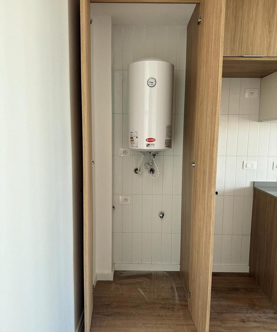 Foto de Alquiler de Apartamento de 1 dormitorio con balcón en Cordón, Montevideo, imagen 2