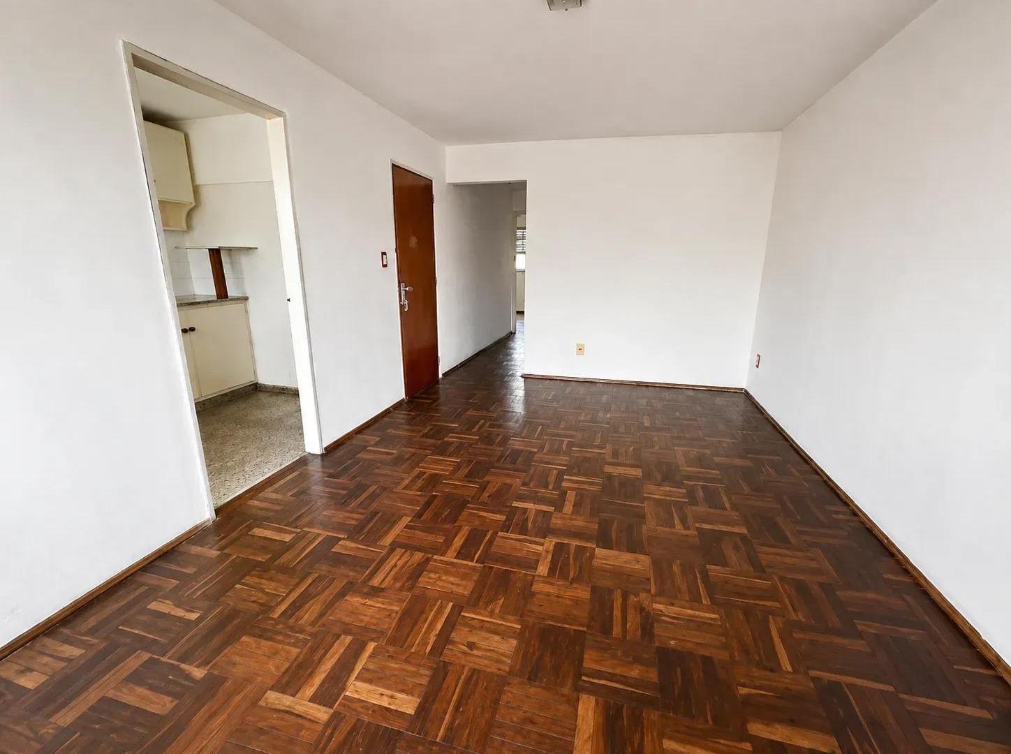Foto de Alquiler de Apartamento de 2 dormitorios en el Centro, Montevideo, imagen 1