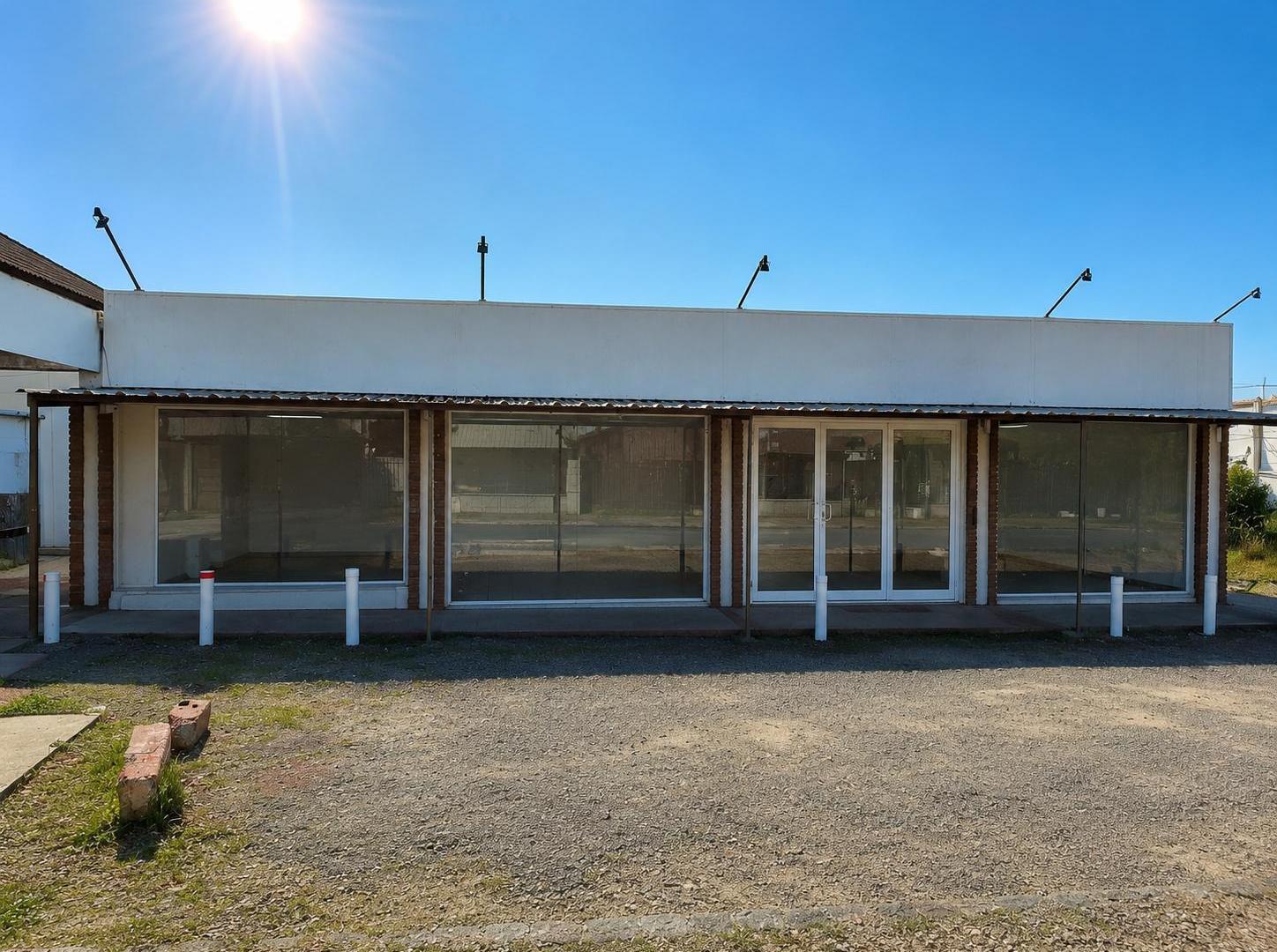 Foto de Alquiler de Local de 240 m² en el Real de San Carlos, Colonia del, imagen 1