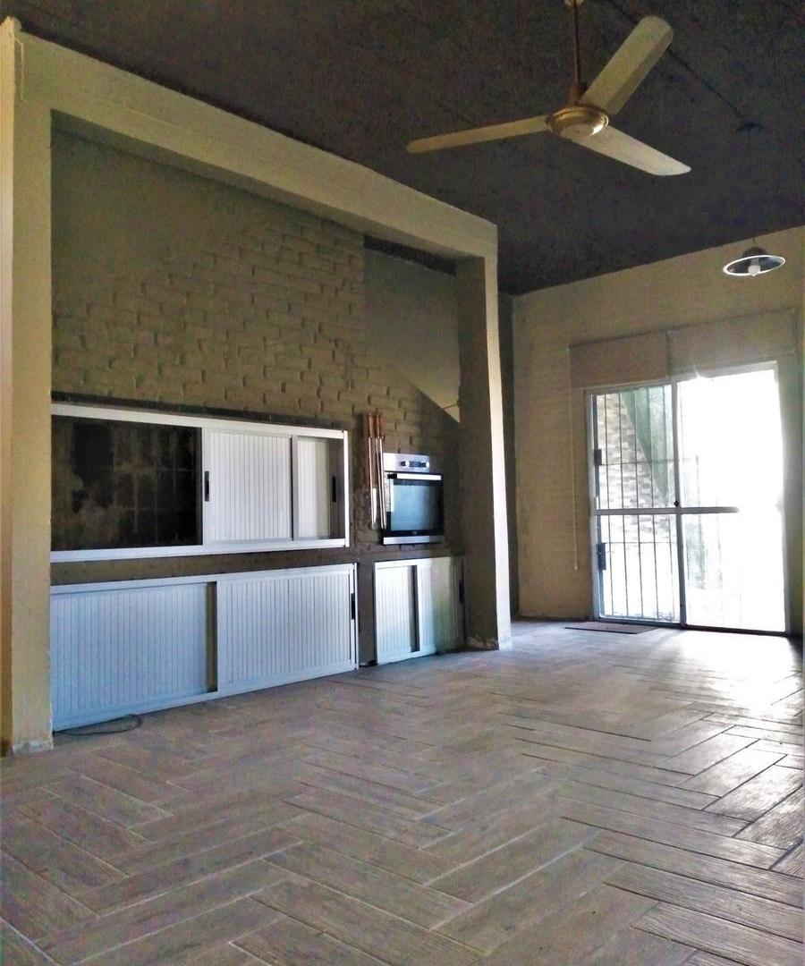 Foto de Venta - Casa - 4 dormitorios - Carmelo, imagen 2