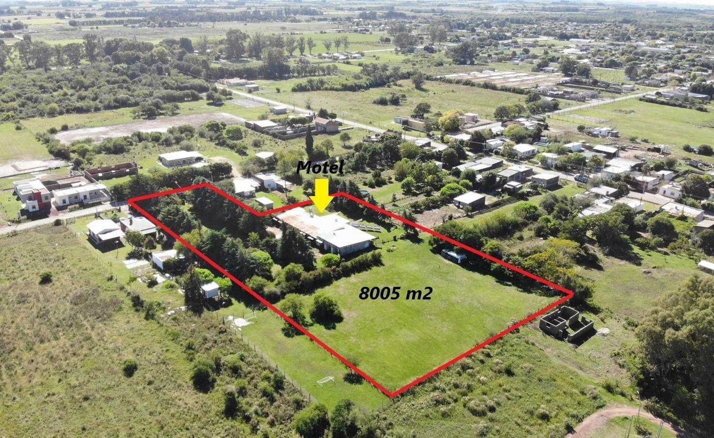 Foto de Venta - Hotel y Terreno - Carmelo, imagen 1
