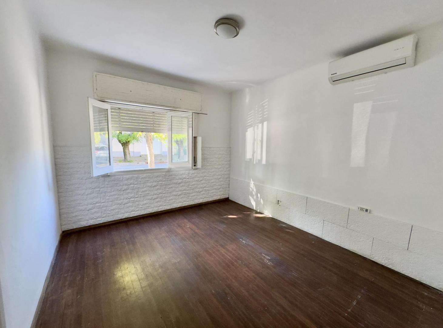 Foto de Colonia - Venta casa céntrica de 2 dormitorios, imagen 3