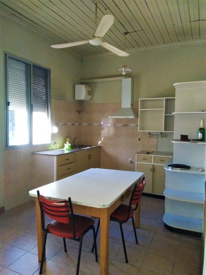 Foto de Venta - Casa y Galpón - 3 dormitorios - Carmelo - Zona Centro, imagen 1