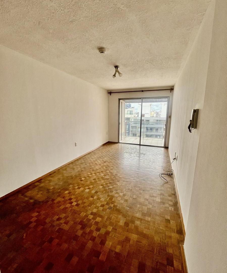 Foto de Alquiler de Monoambiente con balcón en Pocitos, Montevideo, imagen 2