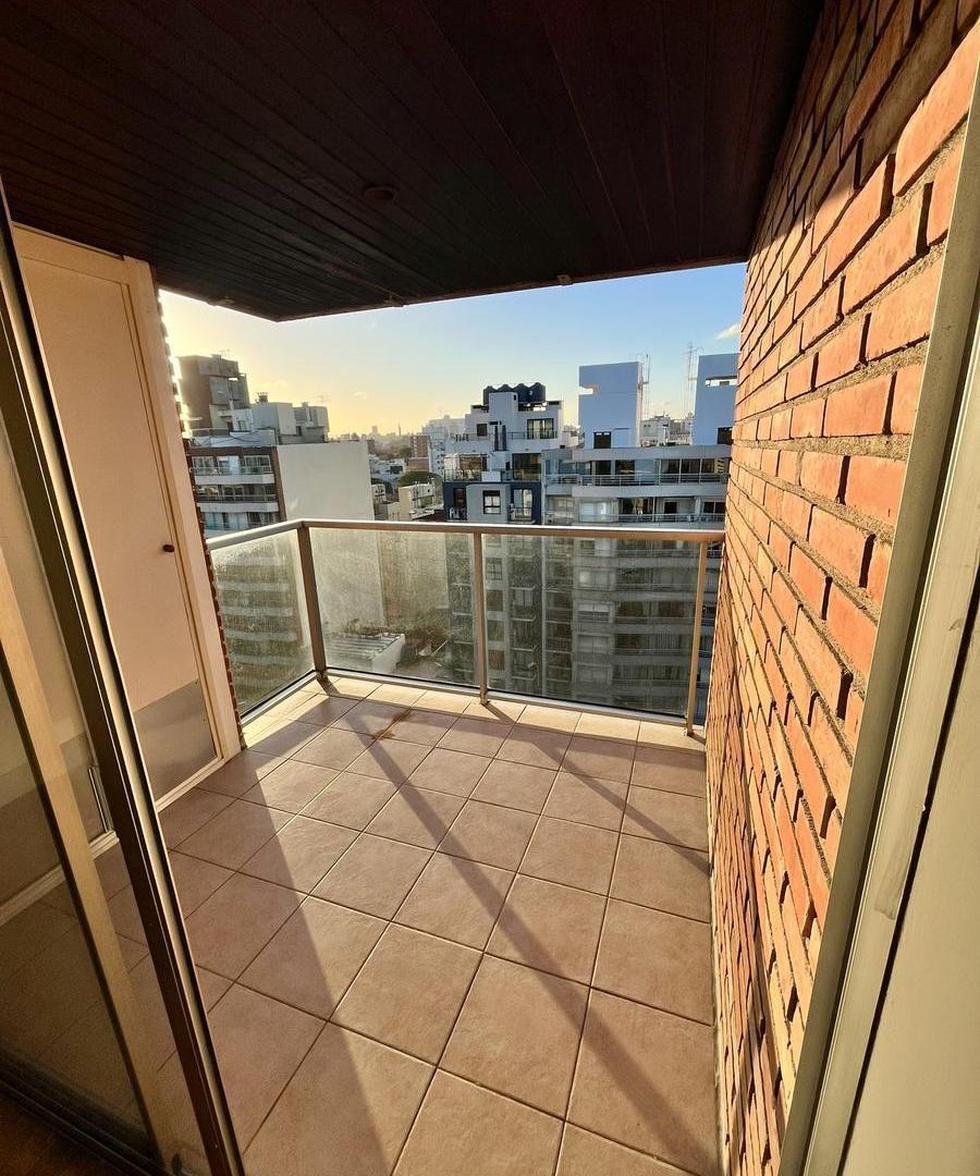 Foto de Alquiler de Monoambiente con balcón en Pocitos, Montevideo, imagen 3