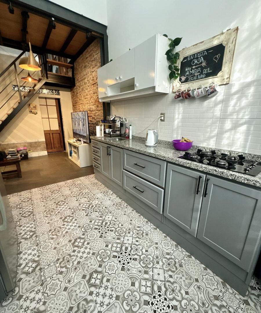 Foto de Alquiler de Casa Totalmente Reciclada en La Comercial, Montevideo., imagen 2