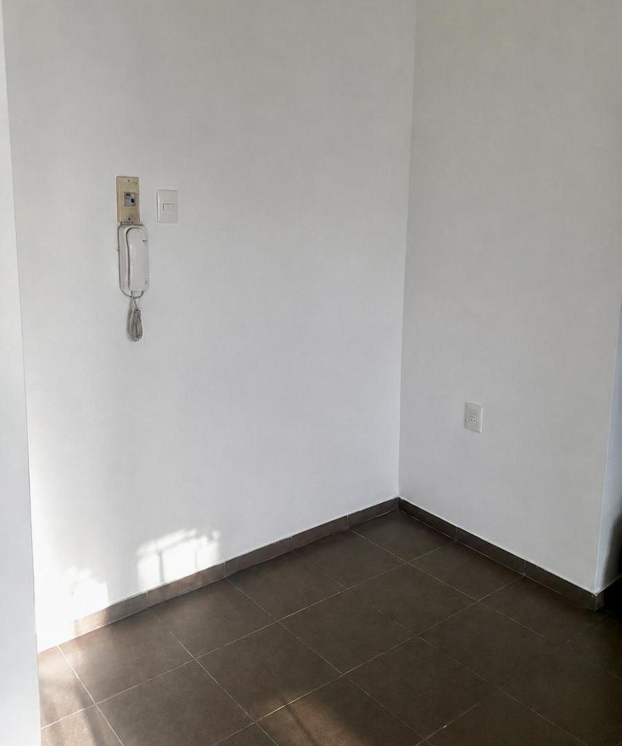 Foto de Alquiler de Casa de 1 dormitorio en Brazo Oriental, Montevideo, imagen 1