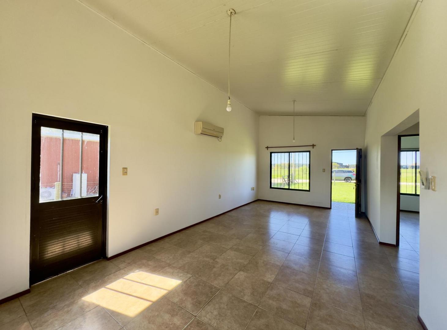 Foto de Alquiler de casa en Colonia con 2 dormitorios y patio, imagen 4