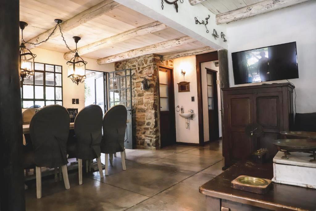 Foto de Venta o Alquiler de Chacra en Colonia, con parque arbolado y playa cerca, imagen 5
