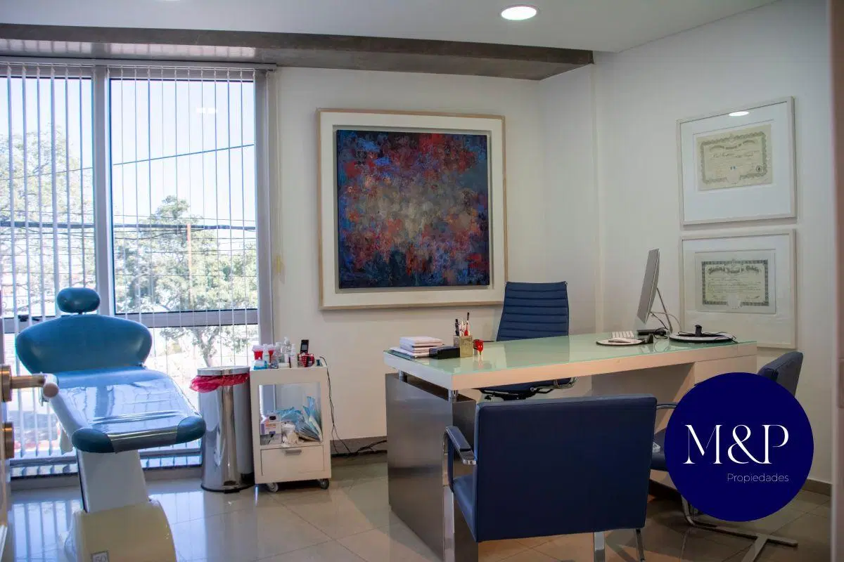 VENTA- CLINICA DE CIRUGÍA ESTÉTICA- VILLA CABRERA 5