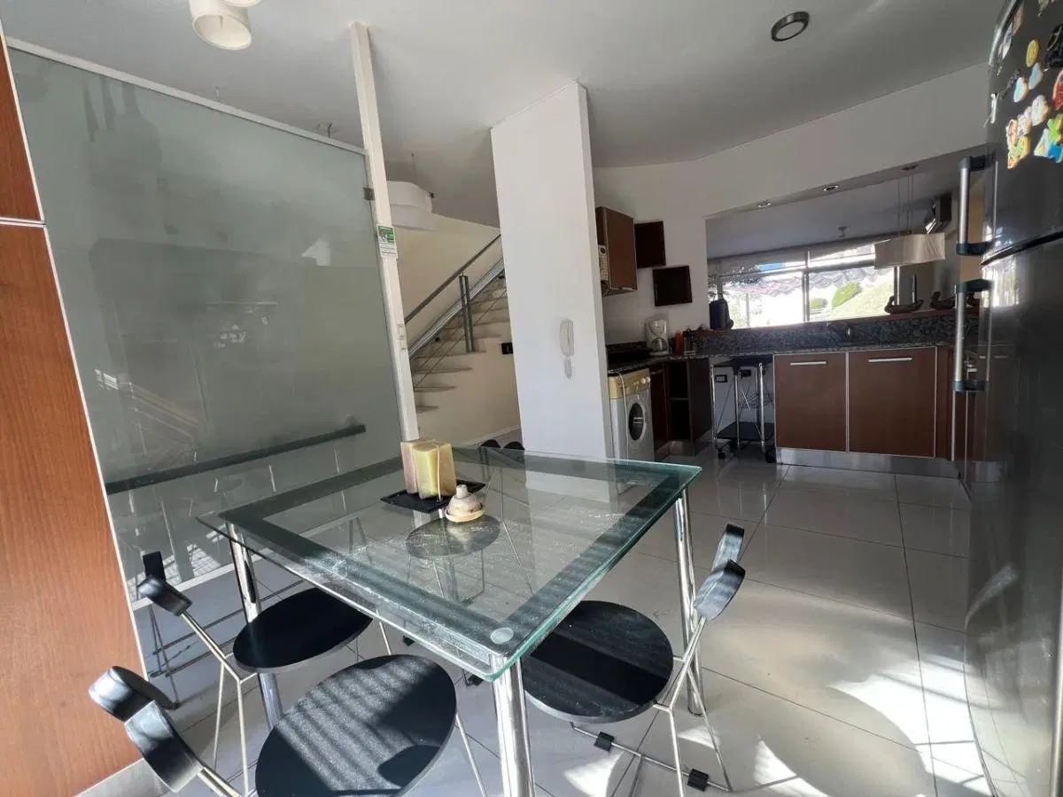 VENTA- CASA 3 DORMITORIOS- RESIDENCIAS DEL LAGO 5