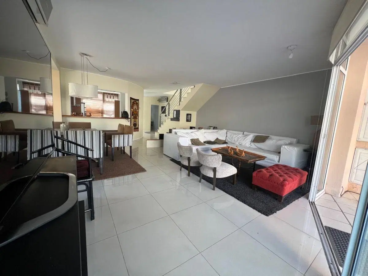 VENTA- CASA 3 DORMITORIOS- RESIDENCIAS DEL LAGO 2