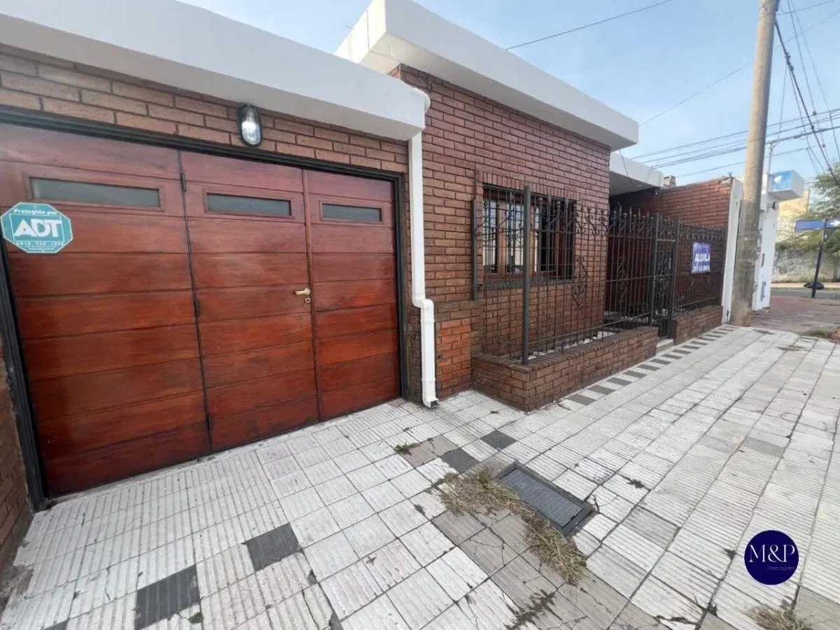 ALQUILER- CASA 3 DORMITORIOS- MARIANO BALCARCE 2