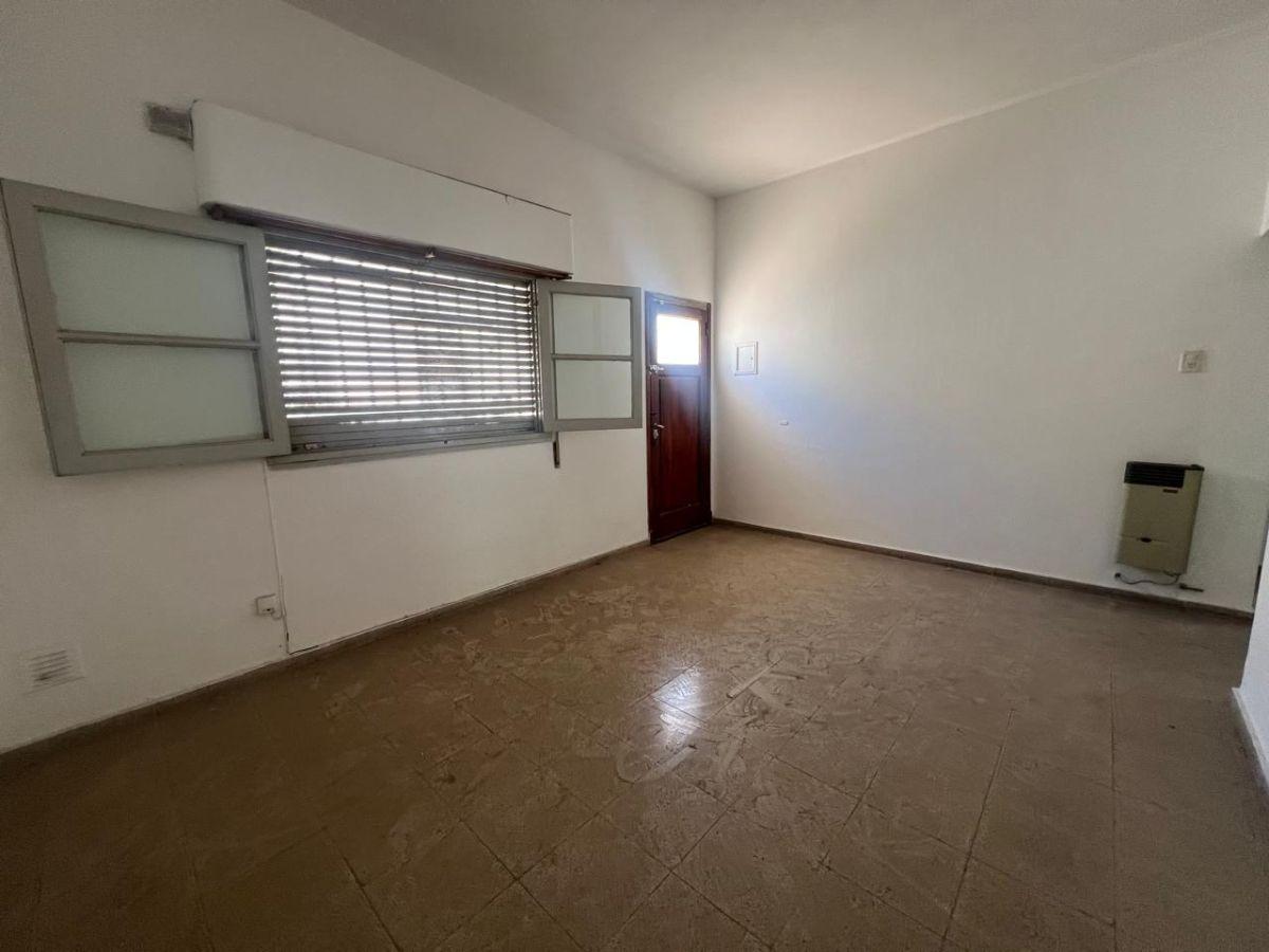 Foto de ALQUILER- DEPARTAMENTO 2 DORMITORIOS CON PATIO- SAN VICENTE, imagen 2