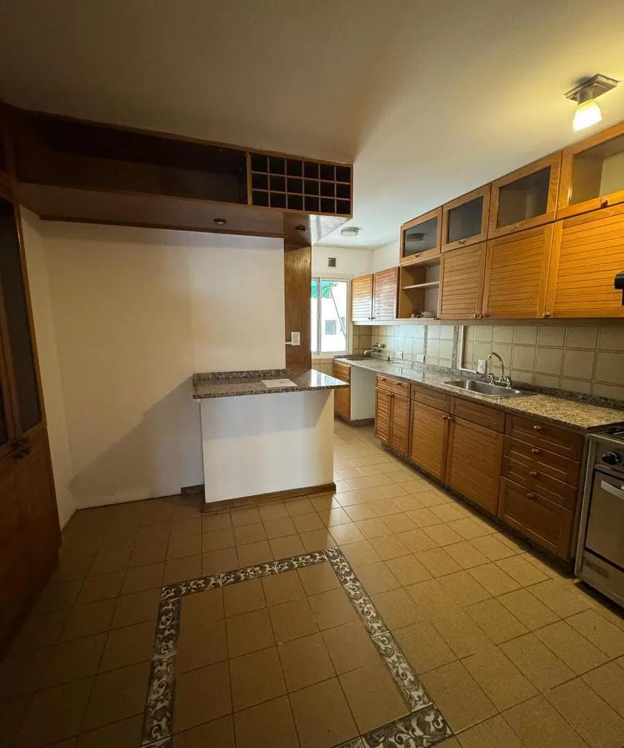 Se vende departamento 3 dormitorios - Cochera doble- Chacabuco al 500- Nueva cordoba 5