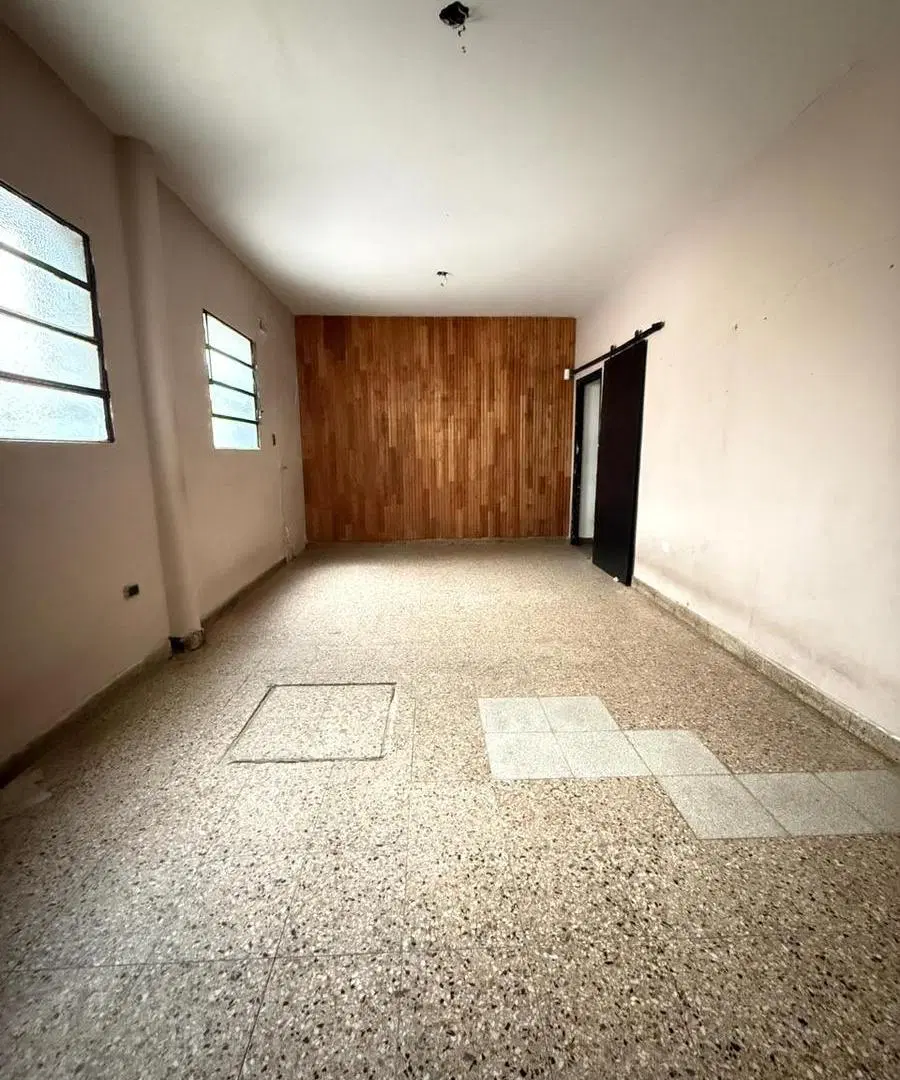 EXCELENTE GALPÓN! En alquiler - 700 m2 - en pleno barrio General Paz 2