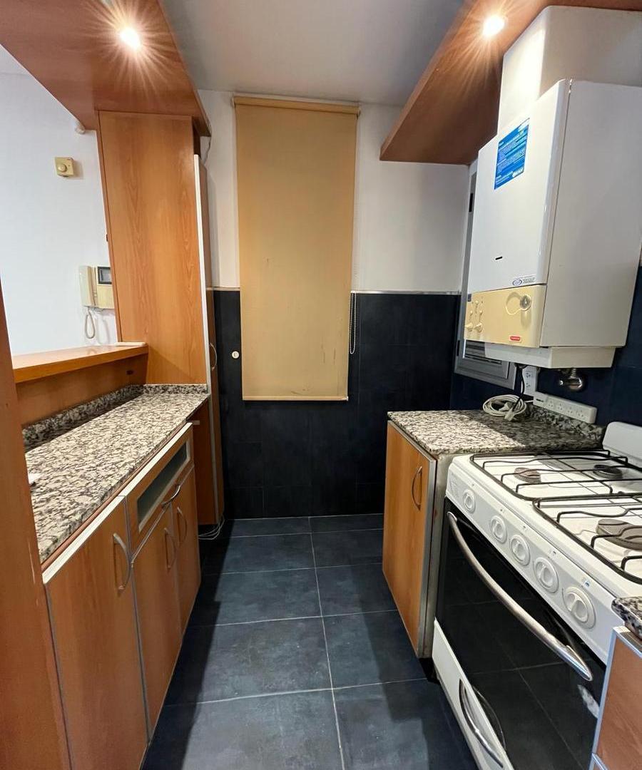 Foto de VENTA!! 2 dorm y 2 baños - FRENTE c/ balcon - edif c/ pileta y quincho, imagen 5