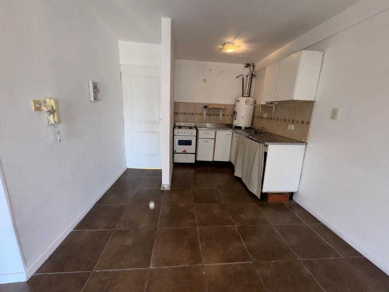 Foto de VENTA DEPARTAMENTO CON COCHERA EN EZPELTA, imagen 4