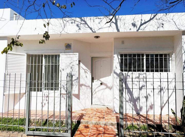 CASA EN ALQUILER - A MTS AV. SANTA ANA - PATIO - GARAGE 2