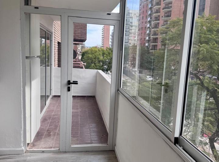 ALQUILO DEPTO. 2 DORM. -BV. SAN JUAN AL 700- $650.000 3