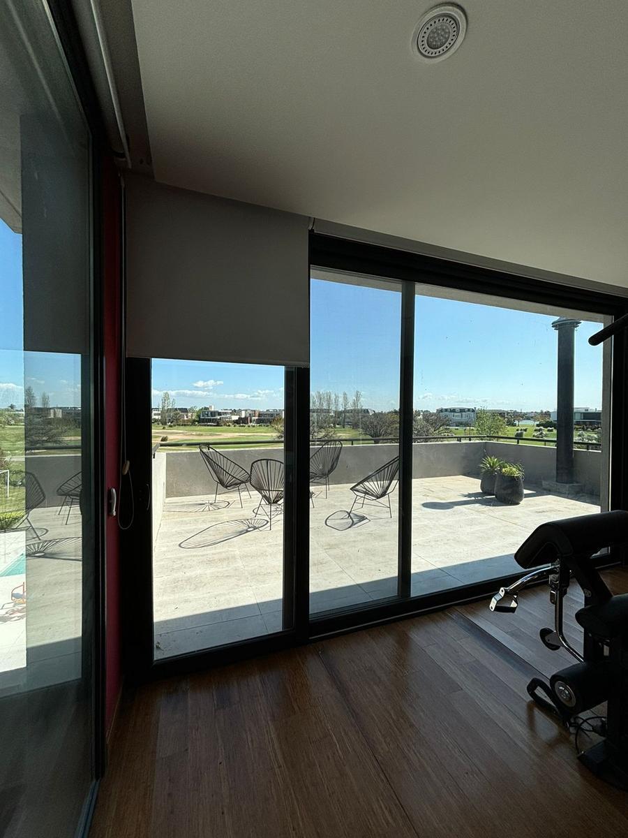 Casa al Golf en el Barrio El Golf. Nordelta