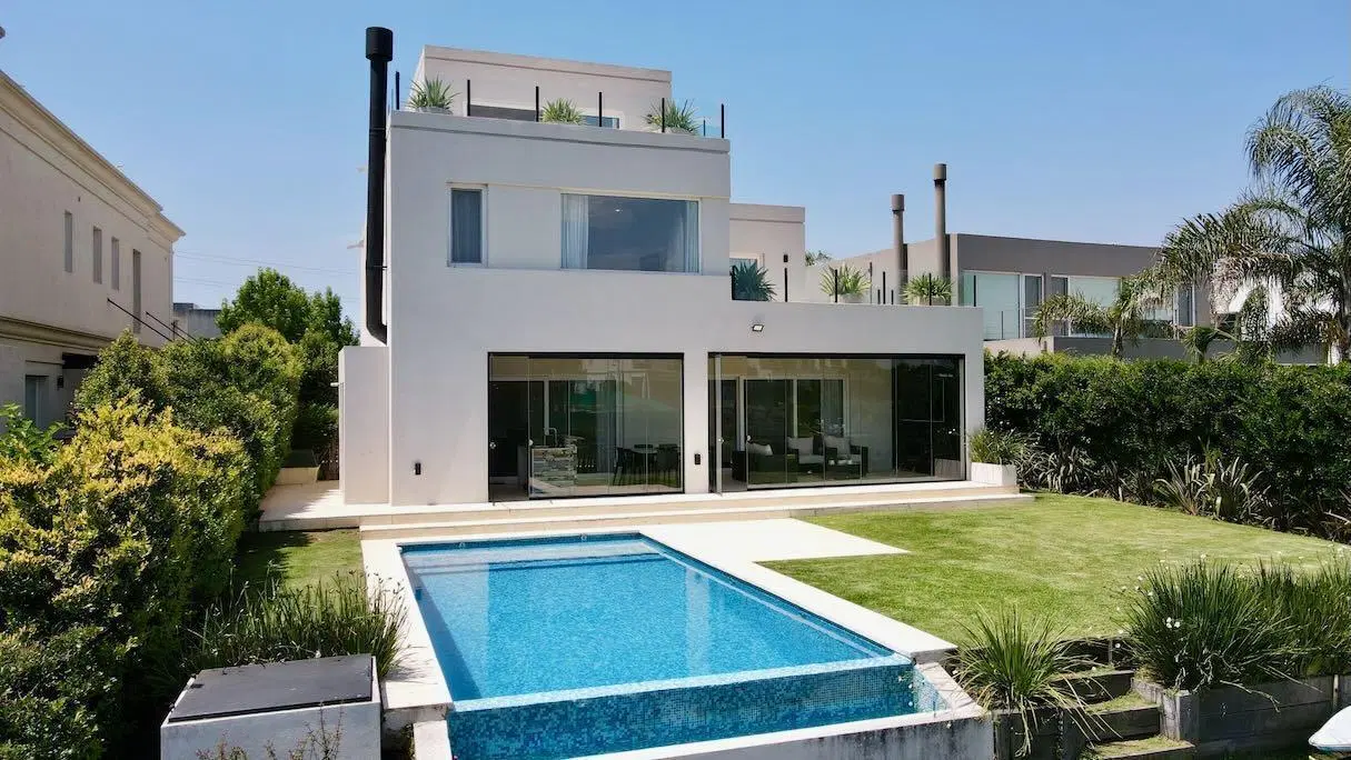 Barrio Los Lagos Casa al lago en venta 5