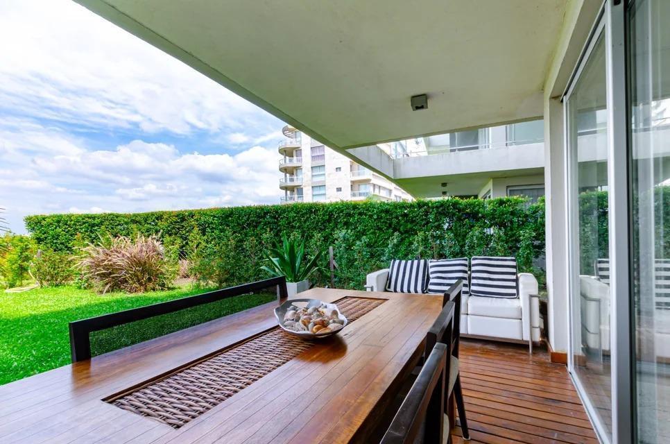 Departamento en PB con jardin en el Complejo QBAY. Barrio Islas del Golf. Nordelta