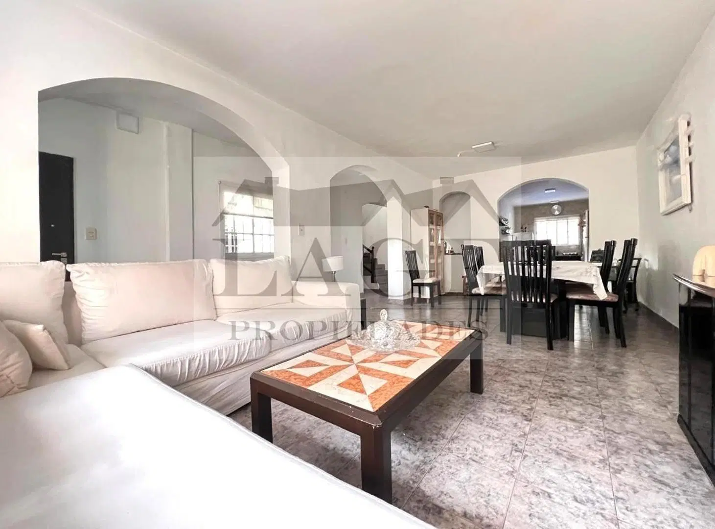 CASA 4 AMB SUITE VESTIDOR ENT.COCHE PATIO BALCON 1